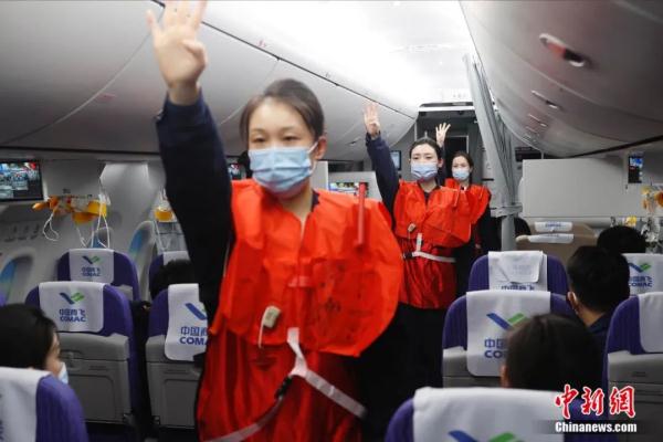 全球首架国产C919飞机交付！最快2023年春可乘坐