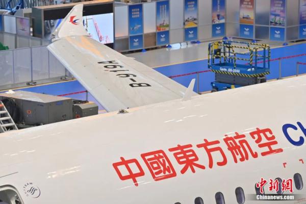全球首架国产C919飞机交付！最快2023年春可乘坐