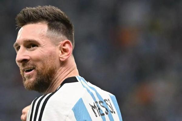 两场点球生死战后,梅西笑了,内马尔哭了 两场点球生死战后,梅西笑了,内马尔哭了