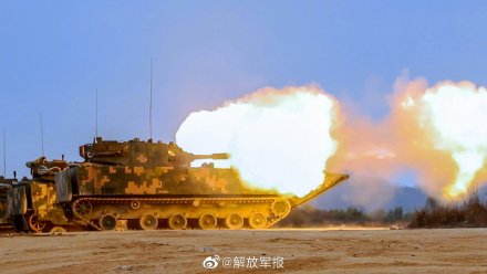 装甲分队实弹射击考核高燃现场