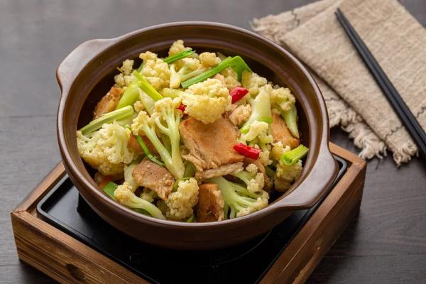 不焯水,不油炸,清脆爽口的菜花怎么炒? 不焯水,不油炸,清脆爽口的菜花怎么炒?