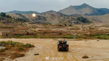 装甲分队实弹射击考核高燃现场