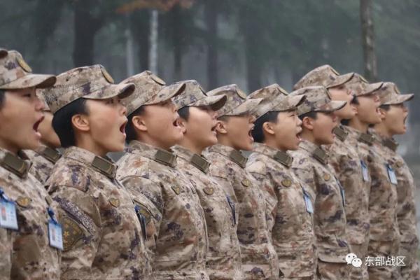 女新兵，下连！