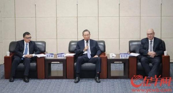 钟南山预测：明年3月新冠疫情整体进入平稳状态