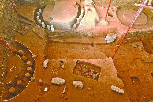 河南出土16座6000多年前粮仓