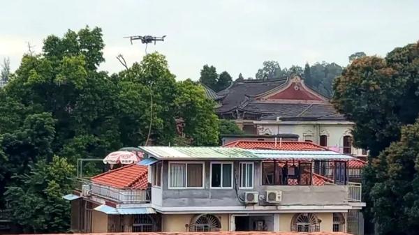 无人机“救”无人机,厦门这一幕绝了…… 无人机“救”无人机,厦门这一幕绝了……