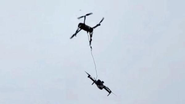 无人机“救”无人机,厦门这一幕绝了…… 无人机“救”无人机,厦门这一幕绝了……