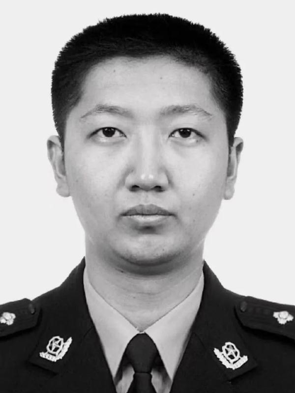 泪别战友！淮安交警宋祖钦为保护同事遭逆行轿车撞击因公殉职