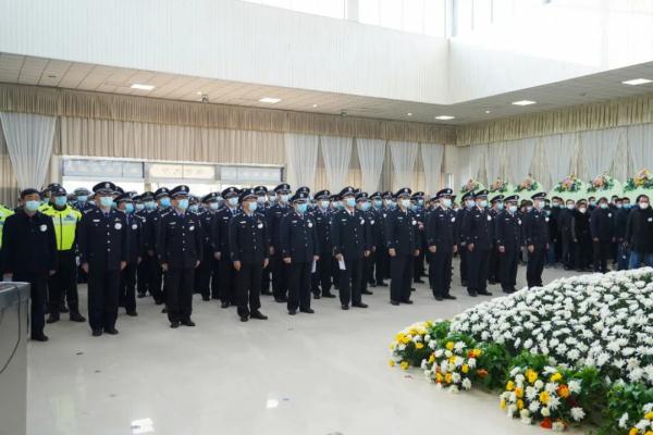 泪别战友！淮安交警宋祖钦为保护同事遭逆行轿车撞击因公殉职