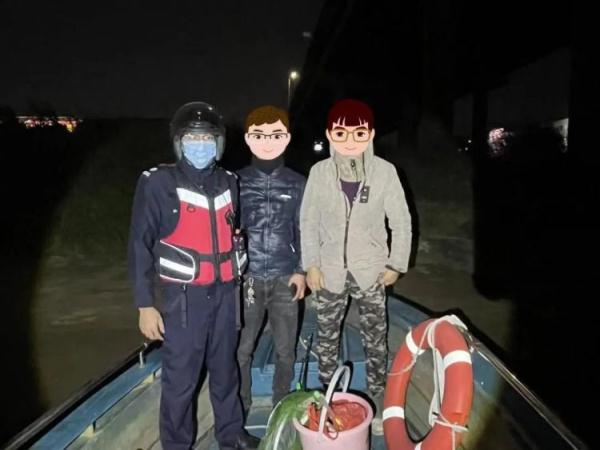 佛山两男子“沉浸式”夜钓，准备回家时，发现被困“孤岛”