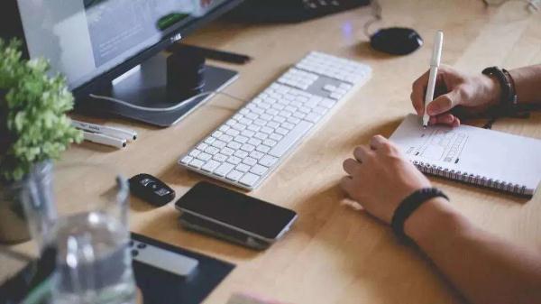 因疫情居家办公,到手的offer却“飞”了!谁应担责?| 金山法院 因疫情居家办公,到手的offer却“飞”了!谁应担责?| 金山法院