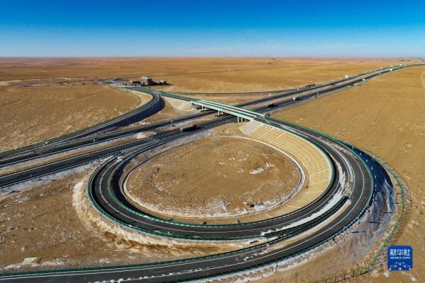 二广高速二连浩特至赛汉塔拉段改扩建公路正式通车 二广高速二连浩特至赛汉塔拉段改扩建公路正式通车