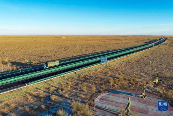 二广高速二连浩特至赛汉塔拉段改扩建公路正式通车 二广高速二连浩特至赛汉塔拉段改扩建公路正式通车