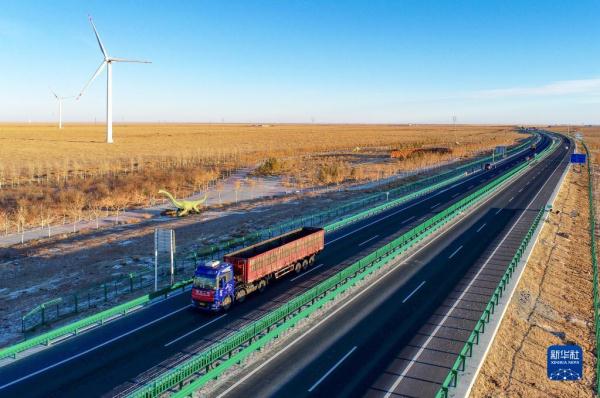 二广高速二连浩特至赛汉塔拉段改扩建公路正式通车 二广高速二连浩特至赛汉塔拉段改扩建公路正式通车
