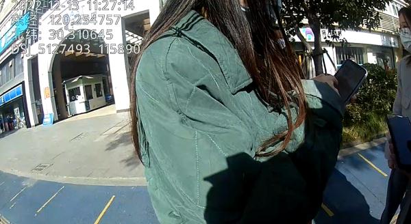 杭州女子突然接到老家打来的电话,还让她千万保密! 杭州女子突然接到老家打来的电话,还让她千万保密!