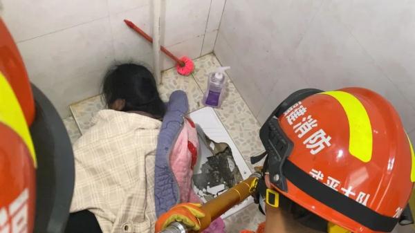 厕所里，频频有人被“咬”！