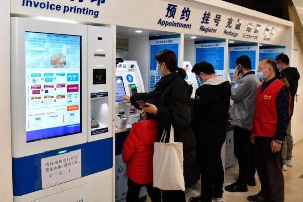 半月谈丨职业陪诊师兴起