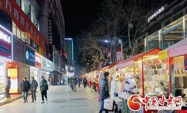 兰州夜市重启 “烟火气”逐渐回归