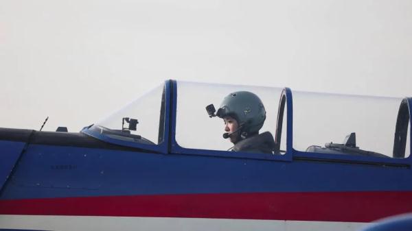 和清北联培！空军首批“双学籍”女飞学员单飞成功