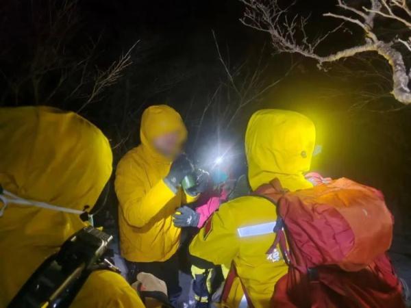 零下15℃，8级狂风，一场生死救援展开……