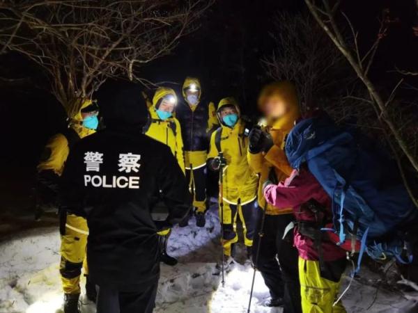 零下15℃，8级狂风，一场生死救援展开……
