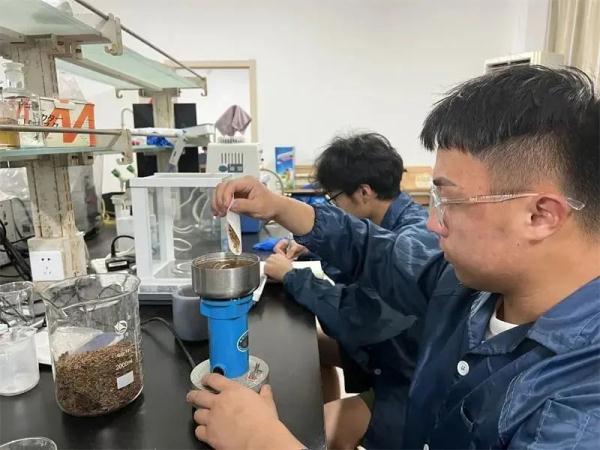 隐形衣、转弯火箭、大豆冰淇淋……还有什么是大学生做不到的? 隐形衣、转弯火箭、大豆冰淇淋……还有什么是大学生做不到的?