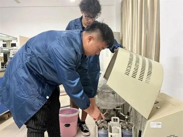 隐形衣、转弯火箭、大豆冰淇淋……还有什么是大学生做不到的? 隐形衣、转弯火箭、大豆冰淇淋……还有什么是大学生做不到的?