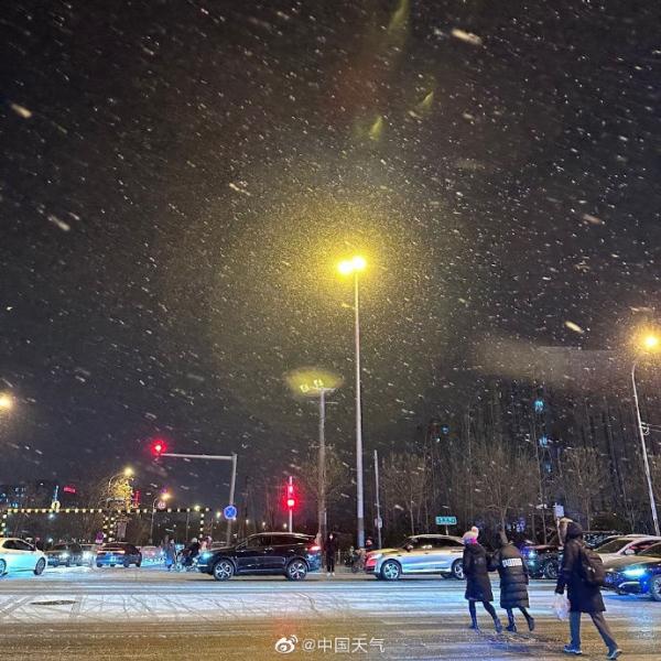 下雪啦!北京多区飘雪 雪景图新鲜出炉