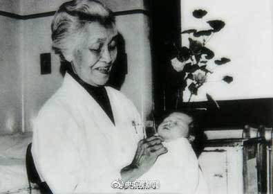她一生亲手接生数万名婴儿 她一生亲手接生数万名婴儿