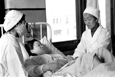 她一生亲手接生数万名婴儿 她一生亲手接生数万名婴儿