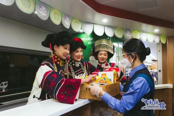 开通倒计时!新型复兴号整装待发 开通倒计时!新型复兴号整装待发