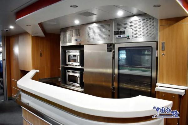 开通倒计时!新型复兴号整装待发 开通倒计时!新型复兴号整装待发