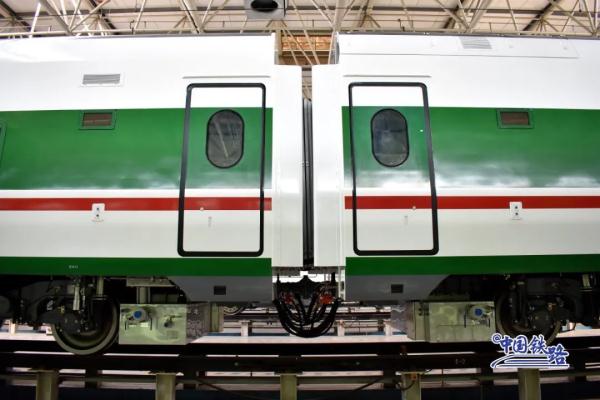 开通倒计时!新型复兴号整装待发 开通倒计时!新型复兴号整装待发