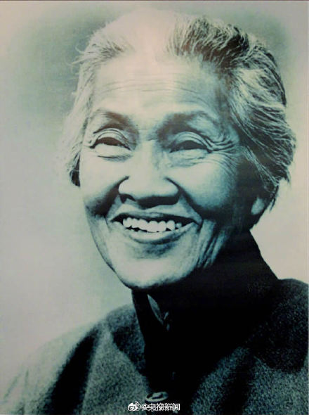 她一生亲手接生数万名婴儿 她一生亲手接生数万名婴儿