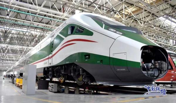 开通倒计时!新型复兴号整装待发 开通倒计时!新型复兴号整装待发