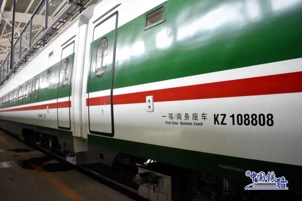开通倒计时!新型复兴号整装待发 开通倒计时!新型复兴号整装待发