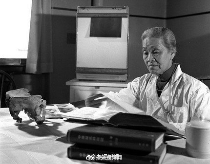 她一生亲手接生数万名婴儿 她一生亲手接生数万名婴儿