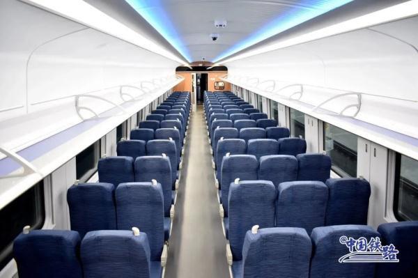 开通倒计时!新型复兴号整装待发 开通倒计时!新型复兴号整装待发