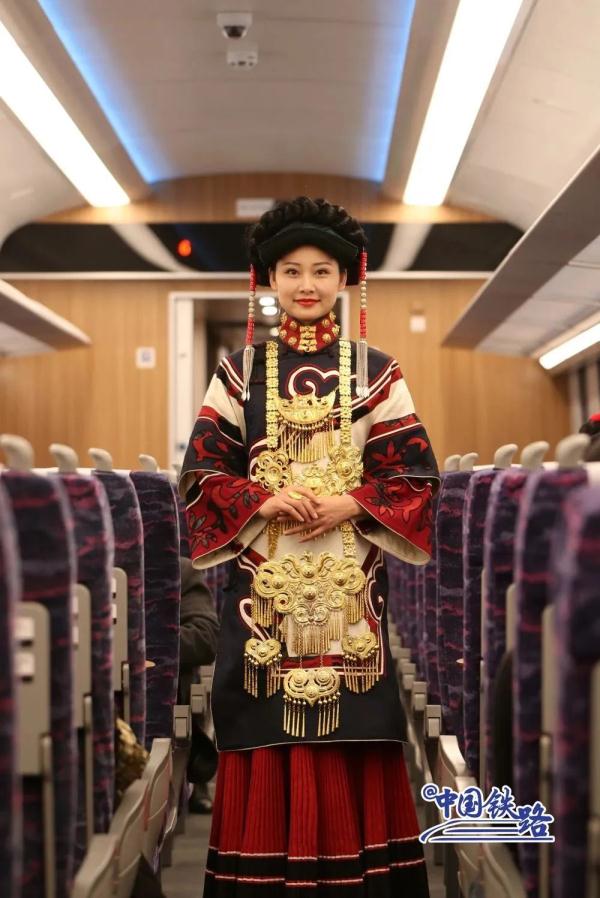 开通倒计时!新型复兴号整装待发 开通倒计时!新型复兴号整装待发