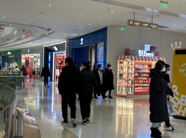 堂食重现排队等位！北京各大商场客流量回升，您会选择堂食吗？