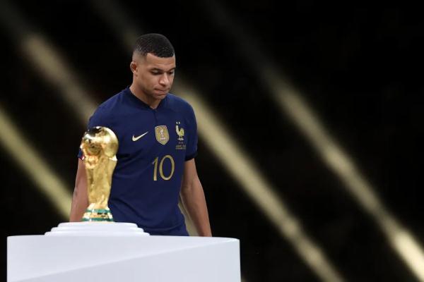 英媒：法国请愿网站出现重踢世界杯决赛请愿书，已获超20万签名