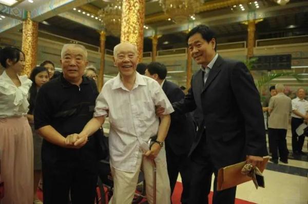 痛心!他离开了……是太多人的童年 痛心!他离开了……是太多人的童年