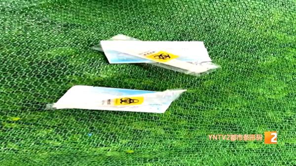 放座椅、绿化带、消防栓上，或者直接挂在家门口……这种“无接触”式送药太暖了！