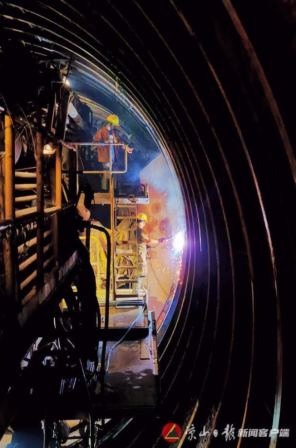 我国西南地区最长高速公路隧道平导TBM提前完工 我国西南地区最长高速公路隧道平导TBM提前完工