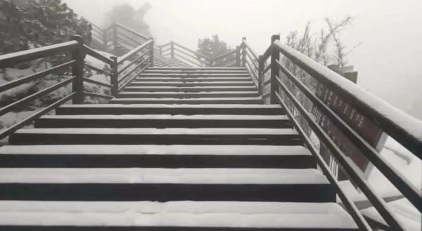 昆明这里又下雪了！重要预报：今晚起，局地降温12℃！