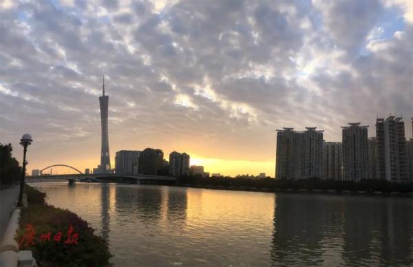 广州“一半天空一半云”今天刷屏！晴天余额不足，接下来的天气……