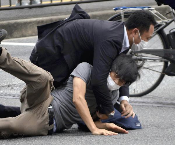日本警方：山上彻也将以杀人、违反《枪刀法》等数罪被立案