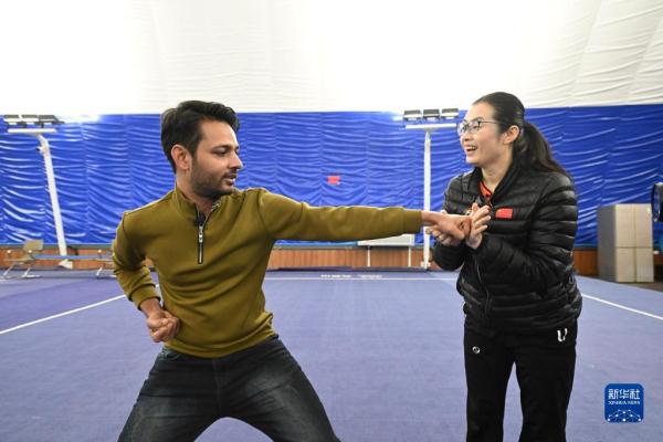 “洋小伙”学练“中国拳”