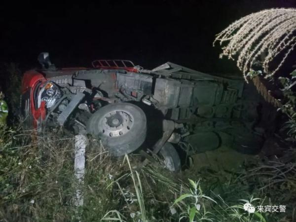 方向盘，转不动，踩刹车，车失控……都这样了还敢上路！