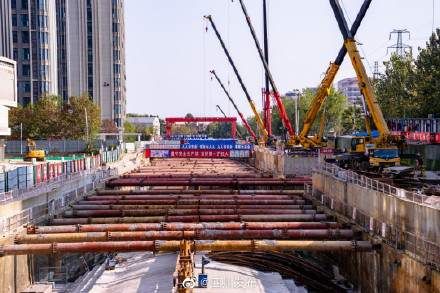 全国最大地铁站封顶!就在成都这条线 全国最大地铁站封顶!就在成都这条线